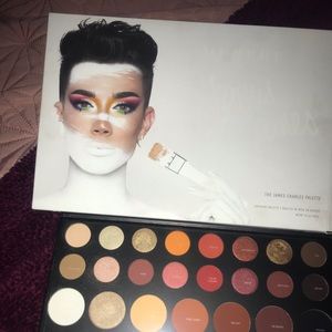 JAMES CHARLES ARTISTRY PALETTE